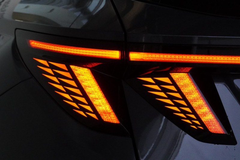 Tucson NX4 Prestige Line 1,6 T-GDi HEV 4WD AT t5hp - 11