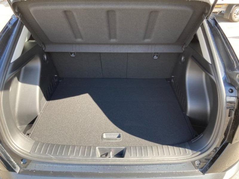 Kona (SX2) GO Plus 1.6 T-GDI 2WD DCT - 12