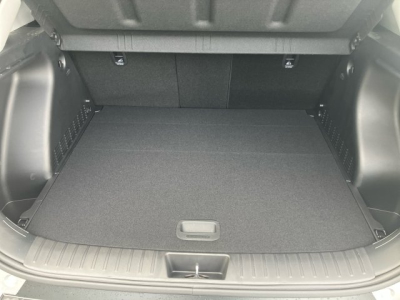 Kona (SX2) GO Plus 1.6 T-GDI 2WD DCT - 12